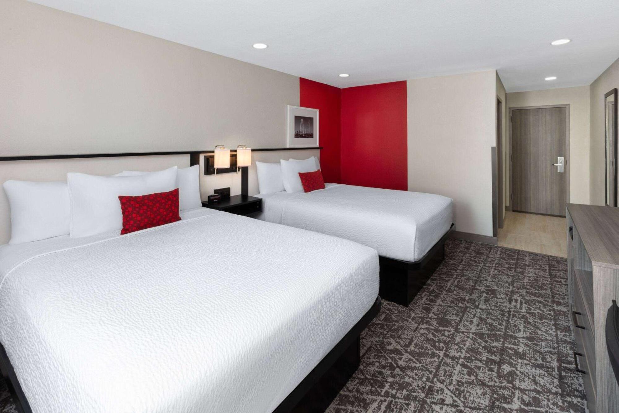 Ramada By Wyndham Dfw Airport Hotel เออร์วิง ภายนอก รูปภาพ